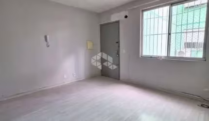 Apartamento de 1 dormitório, localizado no bairro Humaitá, em Porto Alegre.