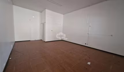 Loja Comercial Reformada e Bem Localizada no Humaitá