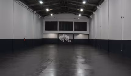 Pavilhão de 835m² totais à venda no bairro Humaitá