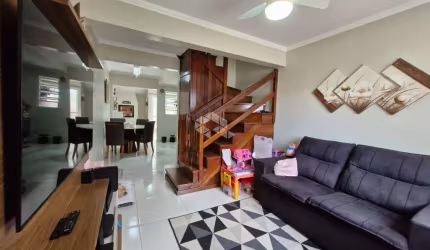 Casa em condomínio 2 dormitórios, semimobiliada,1 vaga de garagem, no bairro Humaitá