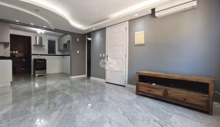 Casa sobrado em condomínio, com 4 dormitórios sendo 1 closet, infra completa e 2 vagas