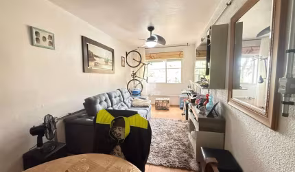 Apartamento de 1 dormitório e 1 vaga de garagem, localizado no bairro Humaitá, em Porto Alegre.
