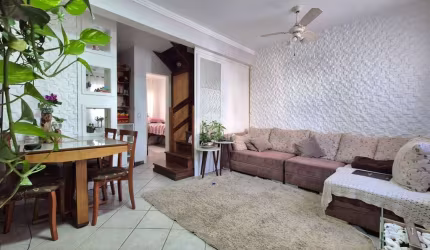 Apartamento de 3 dormitórios e 2 vagas de garagem, no bairro Humaitá, em Porto Alegre.