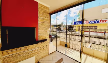 Apartamento térreo no condomínio Laçador
