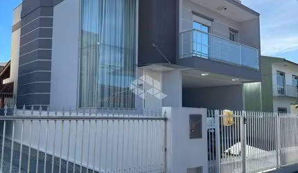 CASA NO BAIRRO PRAIA COMPRIDA EM SÃO JOSÉ