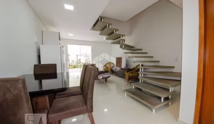 CASA COM 2 SUITES,UMA DAS SUITES COM SACADA NO BAIRRO RIO VERMELHO-FLORIANOPOLIS/SC