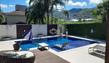 CASA DE 3 DORMITÓRIOS NO BAIRRO JOÃO PAULO  FLORIANÓPOLIS /SC