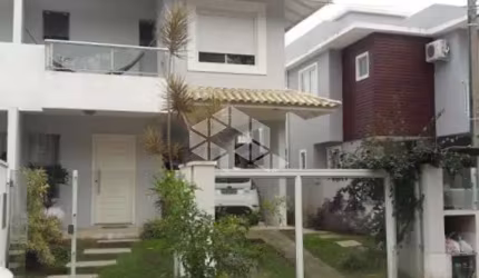 CASA NO BAIRRO CANASVIEIRAS - FLORIANÓPOLIS/SC.