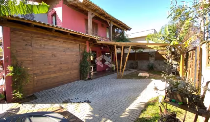 CASA COM 2 QUARTOS NO RIO TAVARES - FLORIANÓPOLIS/SC