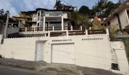 CASA DE 2 QUARTOS NO CENTRO - FLORIANÓPOLIS/SC