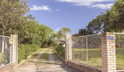 TERRENO DE 1.434M² COM EDIFICAÇÃO MISTA E STUDIO NO CAMPECHE - FLORIANÓPOLIS/SC
