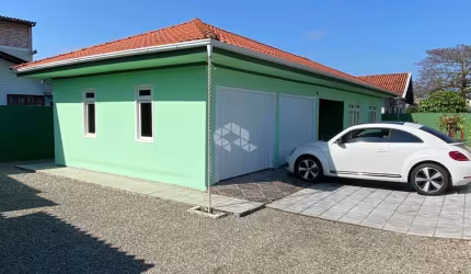 CASA DE 2 QUARTOS NA TAPERA DA BASE - FLORIANÓPOLIS/SC