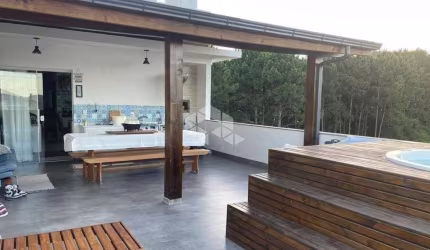 COBERTURA COM 3 QUARTOS NOS INGLESES DO RIO VERMELHO - FLORIANÓPOLIS /SC