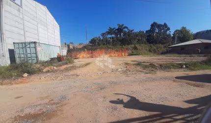 Terreno com potencial para galpões e kitnetes - 611m2 - Bela Vista - Palhoça