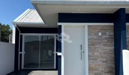 CASA GEMINADA DE 2 QUARTOS EM SÃO JOSÉ/SC