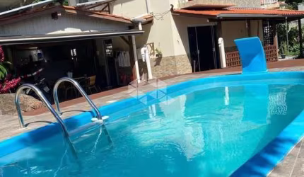 CASA 2 PAVIMENTOS 4 DORMITÓRIOS RIBEIRÃO DA ILHA FLORIANÓPOLIS - SC