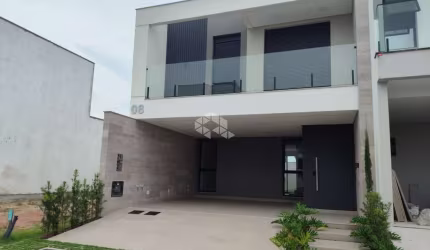 CASA 3 SUÍTES CONDOMÍNIO FECHADO EM BIGUAÇU/SC