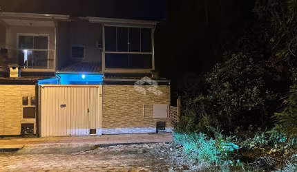 DUPLEX COM 2 QUARTOS À VENDA EM FORQUILHAS - SÃO JOSÉ/SC