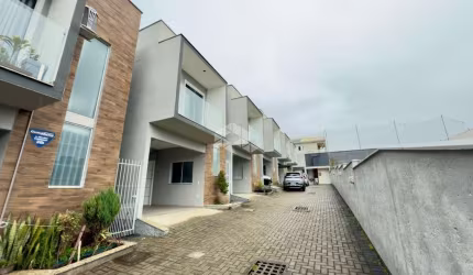 DUPLEX COM 2 SUÍTES EM CONDOMÍNIO FECHADO EM FORQUILHAS- SÃO JOSÉ/SC