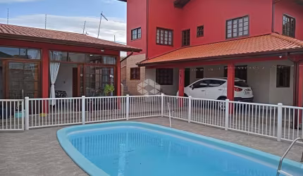 CASA À VENDA NA  PRAIA DOS INGLESES EM FLORIANÓPOLIS!!
