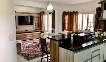Casa com 4 dormitórios em Cacupé - Florianópolis/SC