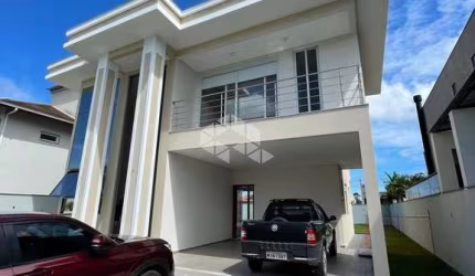 Casa 3 dormitórios/suítes em São João do Rio Vermelho - Florianópolis/SC