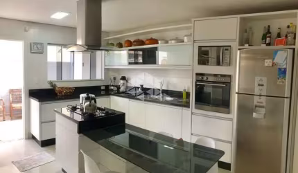 Casa 4 dormitórios em Ingleses - Florianópolis