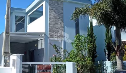 Casa 3 dormitórios sendo 1 suíte no Rio Vermelho - Florianópolis