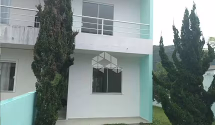 Casa sobrado de 76 m² com 2 quartos no bairro São João do Rio Vermelho em Florianópolis/SC