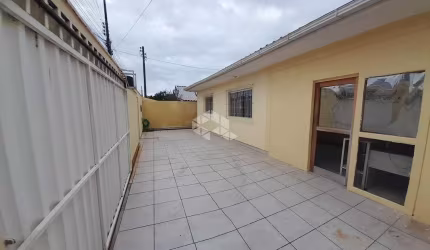 Casa 3 dormitórios em São João do Rio Vermelho / Florianópolis