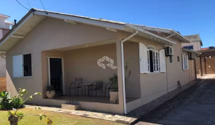 Casa 3 dormitórios sendo 1 suíte no bairro Ingleses