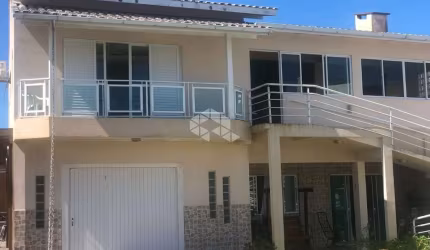 Casa com 3 dormitórios no bairro Ingleses