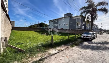 Um terreno de 440m² nos Ingleses do Rio Vermelho