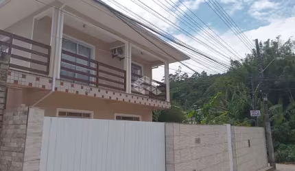 Sobrado 5 dormitórios sendo 2 suíte na Cachoeira do Bom Jesus