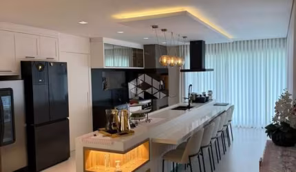 Casa alto padrão em condomínio nos Ingleses