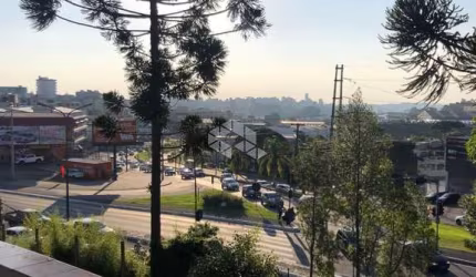 Amplo apartamento no Bairro Sagrada Família