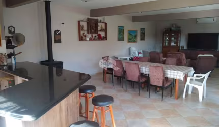 CASA COM TERRENO