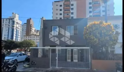 Casa a Venda próxima a avenida Mauro Ramos no Centro de Florianópolis