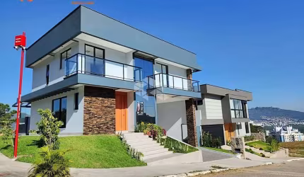 CASA DE 3 QUARTOS, LAREIRA E JACUZZI COM BELA VISTA DA BAÍA A VENDA NO ITACORUBI