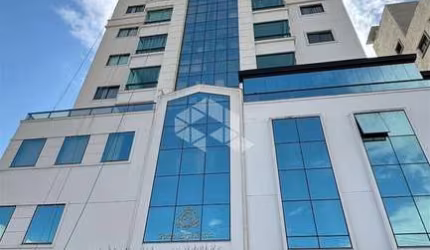 Apartamento em Porto Belo SC, 2 dormitórios sendo 1 suíte com 1 vaga de garagem