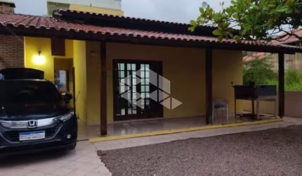 Linda casa a venda em Bombas com 3 Dormitórios e 2 Banheiros, amplo espaço