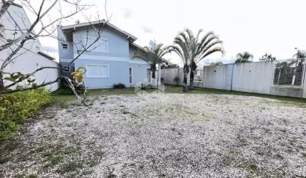 Casa em Tijucas, com amplo terreno, com dois dormitórios sendo 1 suíte