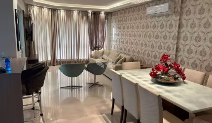 Apartamento quadra mar em Itapema, com 4 dormitórios sendo 2 suítes e 2 vagas de garagem