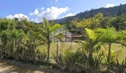 Sítio em Camboriú SC, 3.000m2 2 casas.