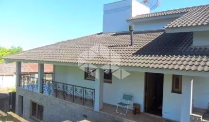 Casa com 3 dormitórios sendo 1 suíte no bairro Floresta em Estância Velha