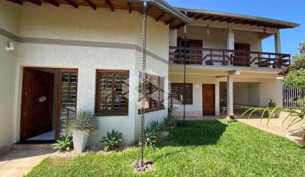 Casa 4 dormitórios (com piscina)
