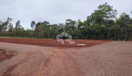 Amplo terreno em região nobre
