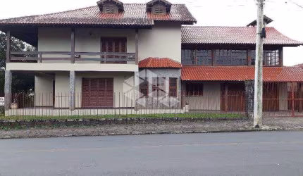 Casa / sobrado com 4 Dormitórios. para Venda, por R$ 1.200.000,00