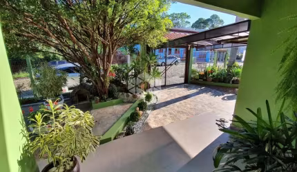 3 residências em 1 terreno, possibilidade de moradia para família grande ou aluguel