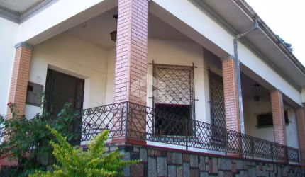 Casa ampla com duas esquinas